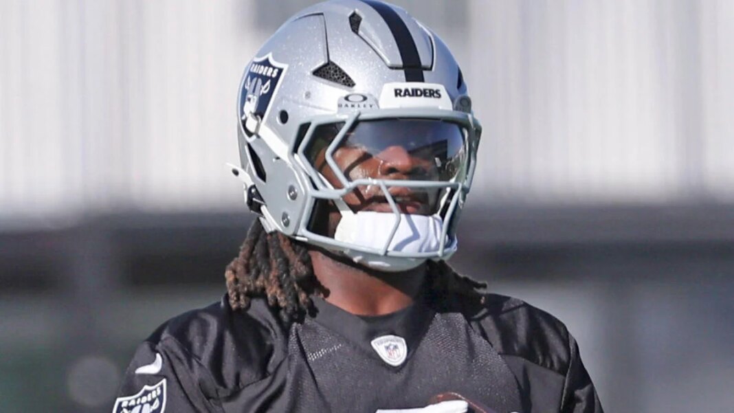 Raiders’ Ashton Jeanty injured, helped off practice field
