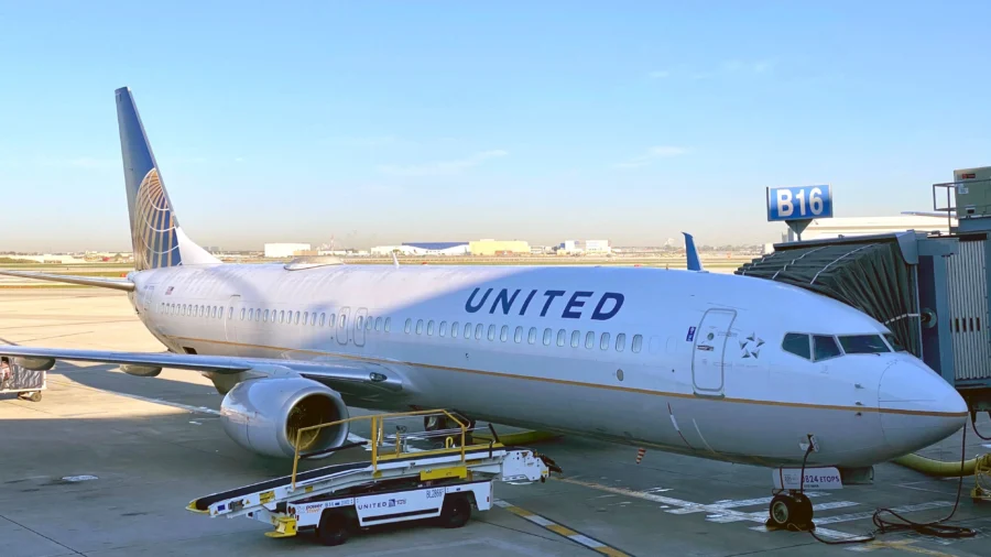 2 Planes Sustain Tire Damage Hours Apart After Landing at Chicago Airport