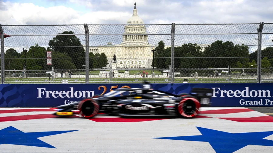 Palou Grabs Pole, Legend Gordon Seizes IROC Title in First Day of Freedom 250 Grand Prix