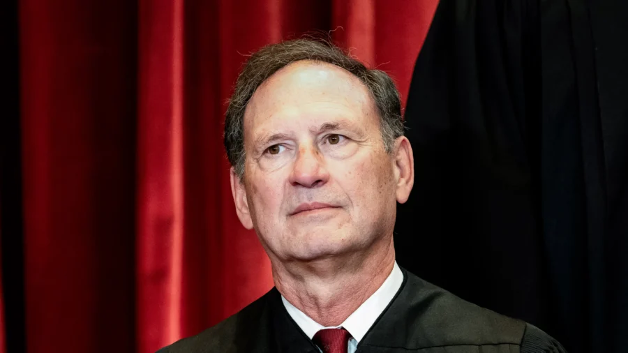 Supreme Court Justice Alito Says He’s Sticking Around for Another Term