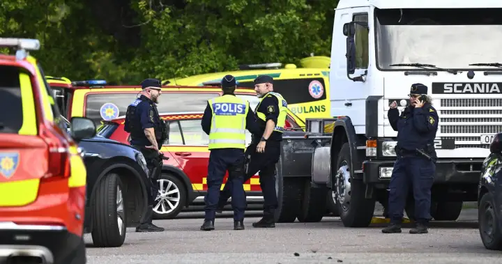 Sword attack by 18-year-old at Swedish school kills 1: police – National