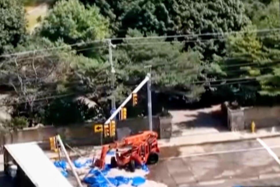 Truckload of Squid Spills Into the Street in Rhode Island, Creating a Smelly Mess in the Summer Heat