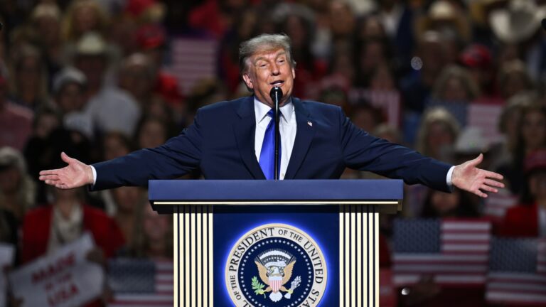 Trump $1 trillion-plus midterm dividend plan meets bipartisan pushback