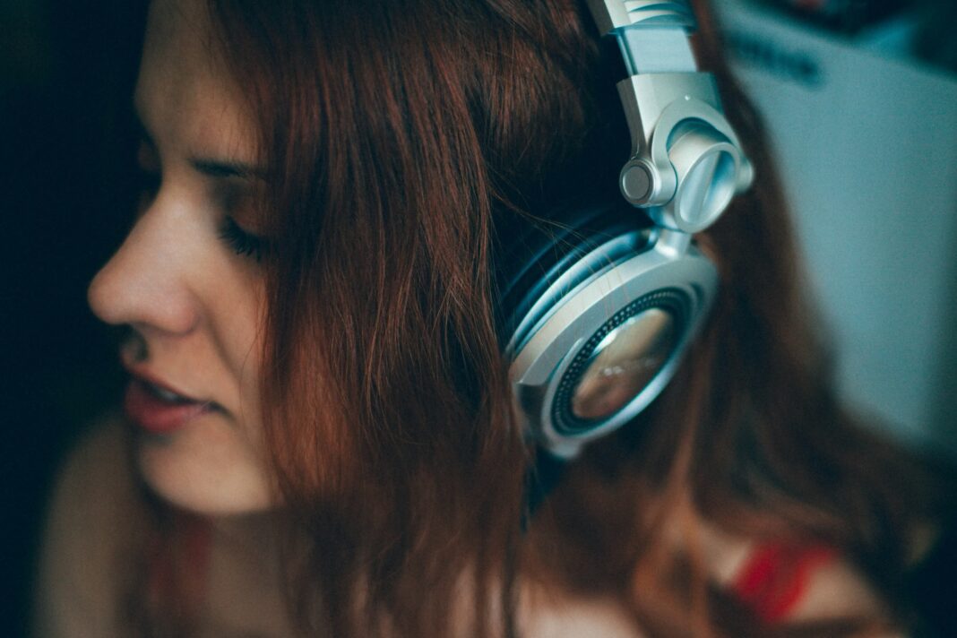 Researchers found a way to eavesdrop on headphones from 30 meters away, and encryption can’t stop it