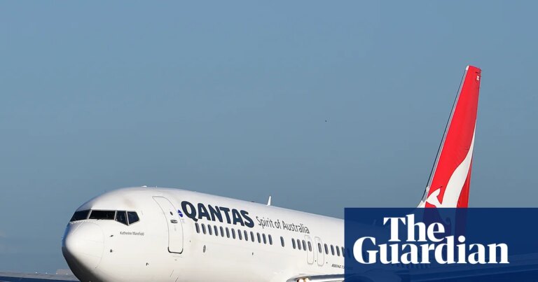 ‘The engine’s on fire’: Qantas flight from Queenstown to Sydney reroutes after flames seen by passengers | Sydney