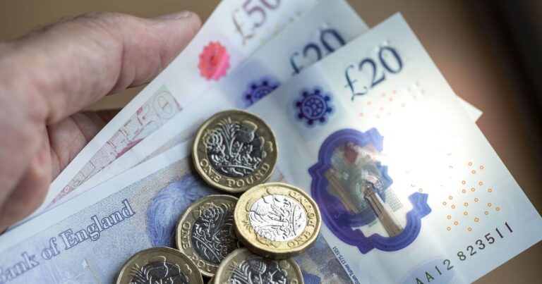 Older state pensioners handed £739 DWP payments in September | Personal Finance | Finance