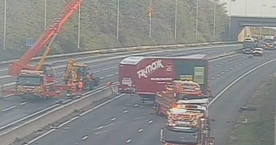 M1 traffic: Rush-hour chaos with 70-minute delays after TK Maxx lorry overturns | UK | News