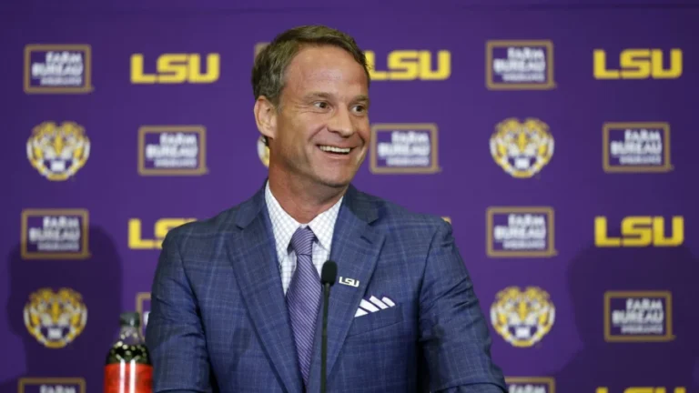 LSU Sack Leader Princewill Umanmielen Served Papers in Transfer Lawsuit From Ole Miss
