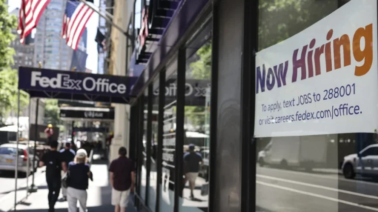 US Private Payrolls Grow Just 38,000 in August, ADP Says