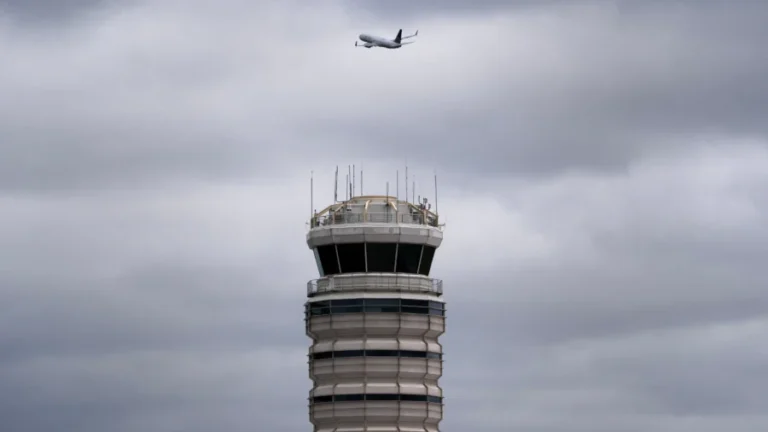 Senate Approves Mental Health Legislation for US Pilots, Air Traffic Controllers