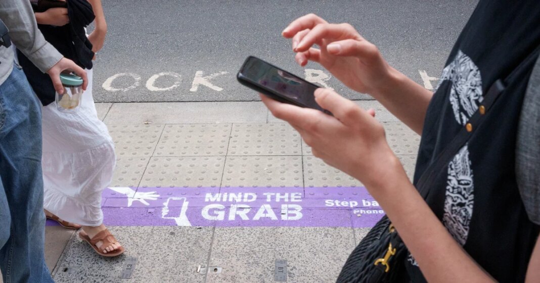 London police use tech to tackle masked phone snatchers