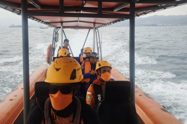 Indonesia Searches for Boat That Went Missing Near Anak Krakatau Volcano