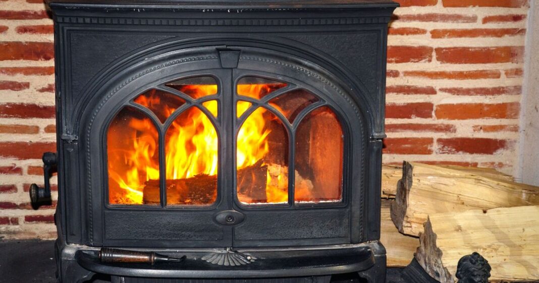£300 fines for households over log burner mistake after law change | Personal Finance | Finance