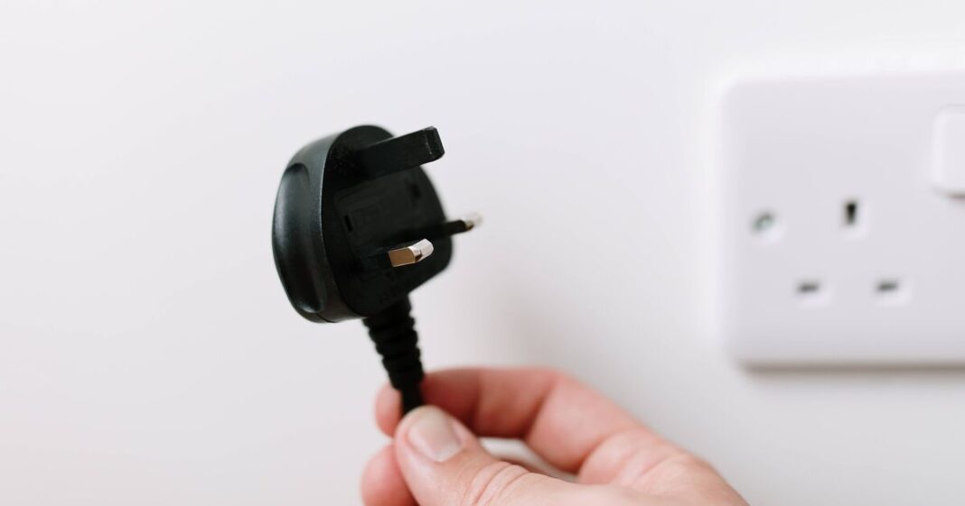 New ‘vampire appliances’ list of 13 items left on costing £213 | Personal Finance | Finance