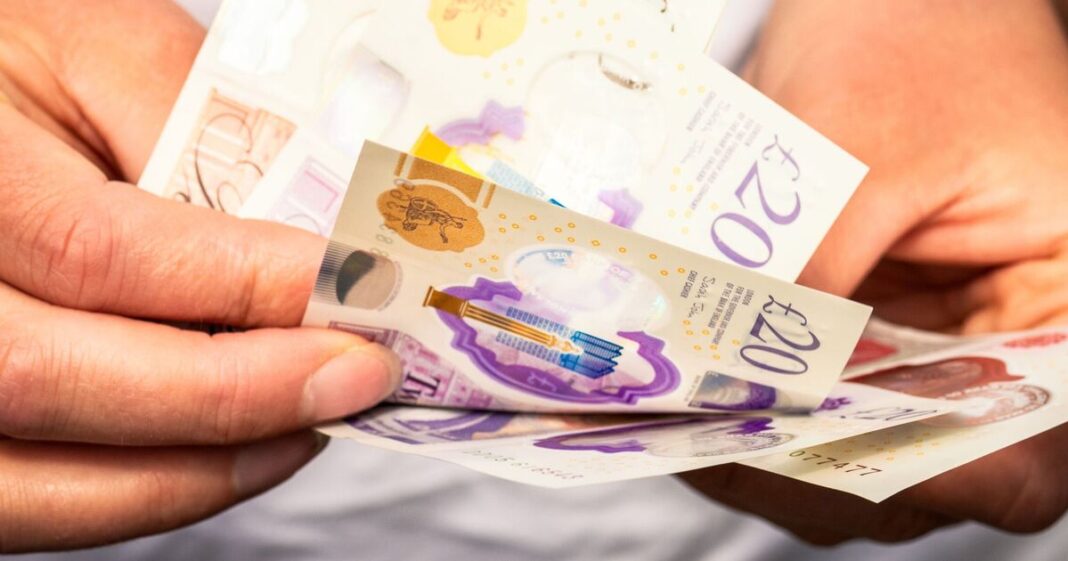 Households urged to ‘sign up’ for £2,000 HMRC payments before November | Personal Finance | Finance
