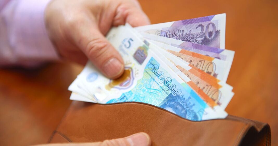 DWP to hand £335 to state pensioners in time for Christmas | Personal Finance | Finance