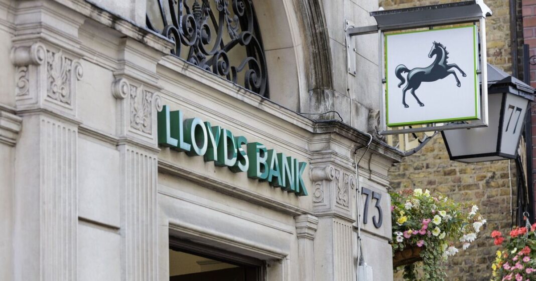 Full list of Lloyds and Halifax banks closing down in November | Personal Finance | Finance
