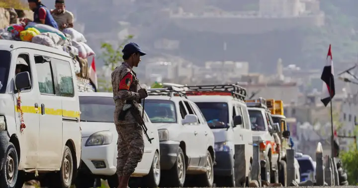 Houthis attack city in Yemen that UN says is at ‘grave risk’ – National