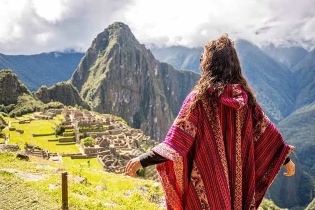 Peru Attracts October Visitors with Señor de los Milagros Processions and Traditional Music Celebrations