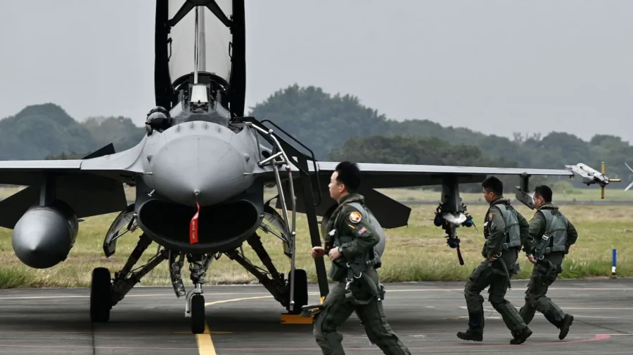 Taiwan Receives First 2 F-16 Block 70 Fighters After Years of Delay