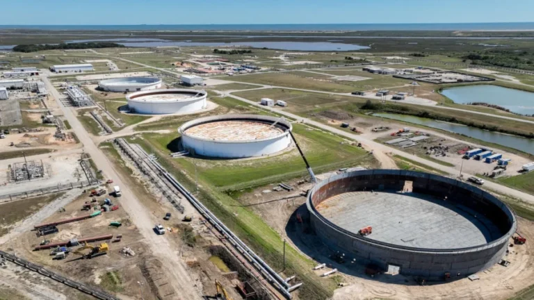 US to Tap Petroleum Reserve for 400,000 Barrels in Exchange to Shore Up Louisiana Refinery