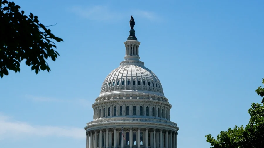Illinois Man Charged With Sending Threatening Letters to US Lawmakers