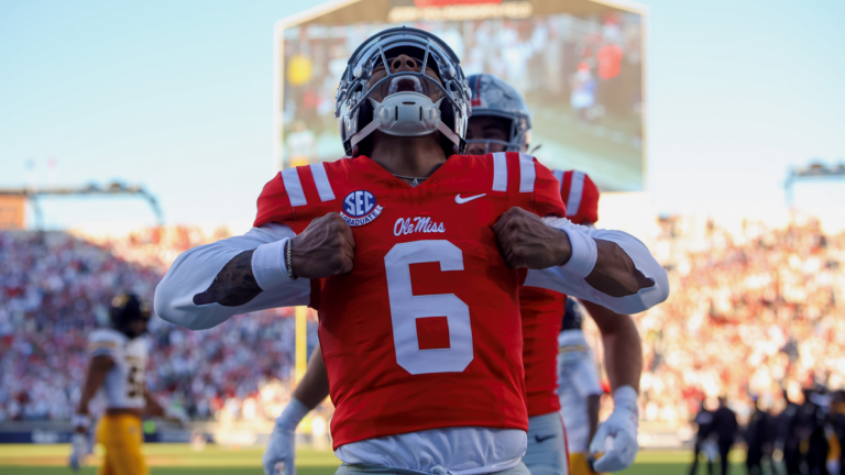 College football picks: Predictions, odds for key top 25 games in Week 8